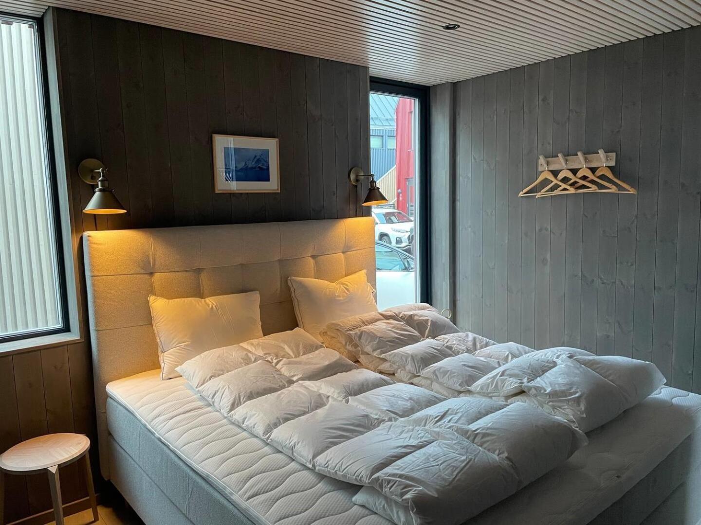 Waterfront Apartment With Panoramic Sea View Henningsvær Extérieur photo