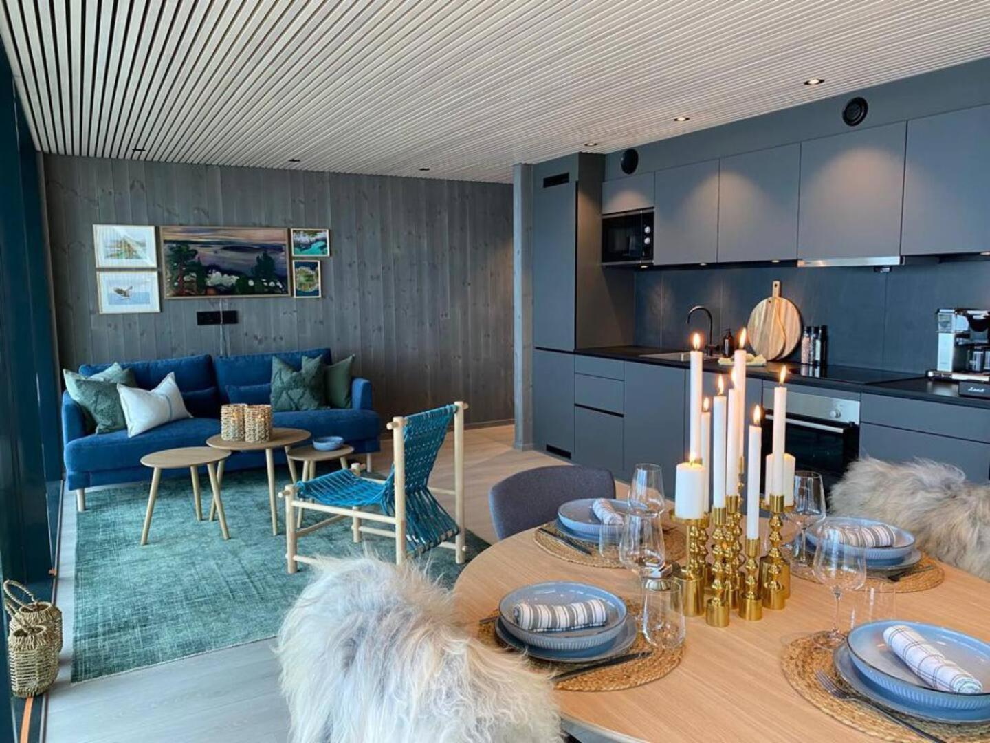Waterfront Apartment With Panoramic Sea View Henningsvær Extérieur photo